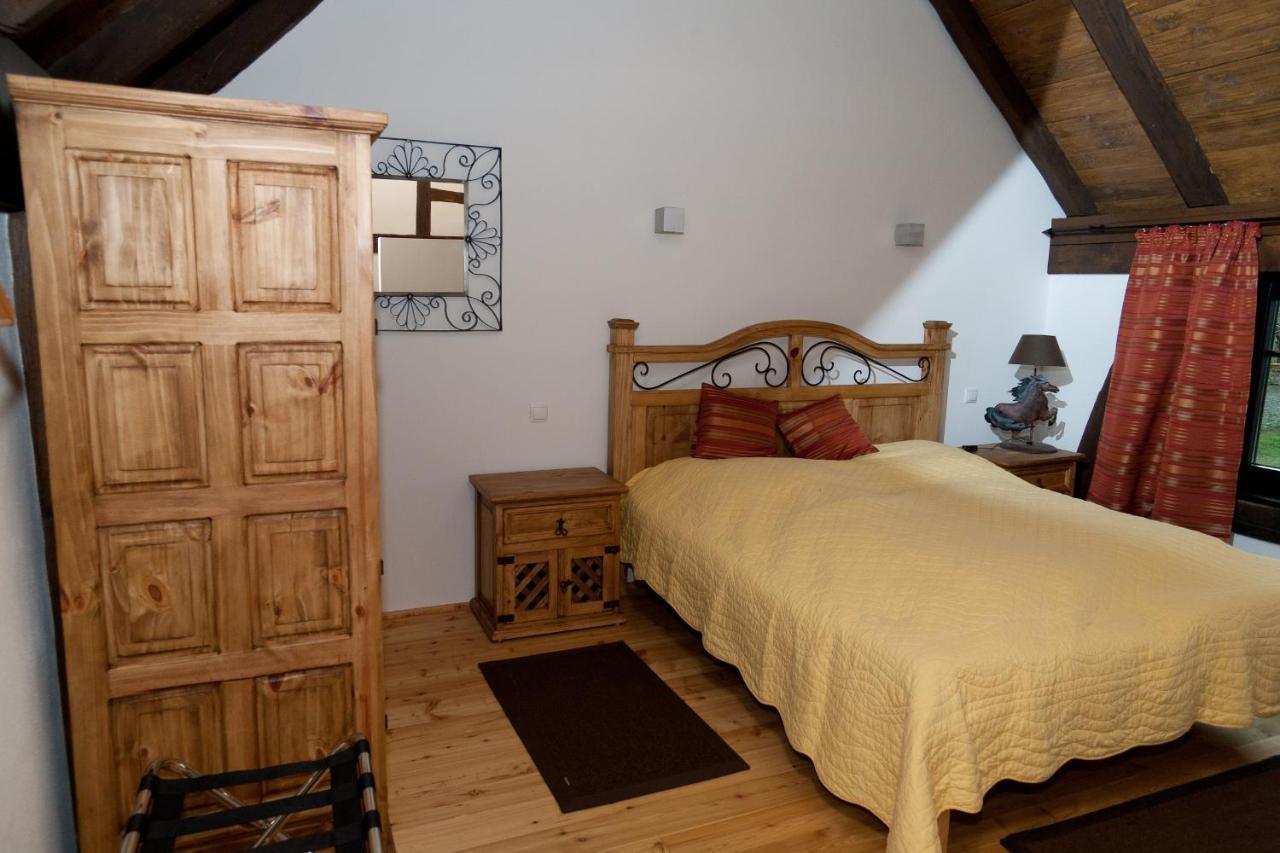 Hof Liebeneck Bed & Breakfast Osterspai Exterior photo